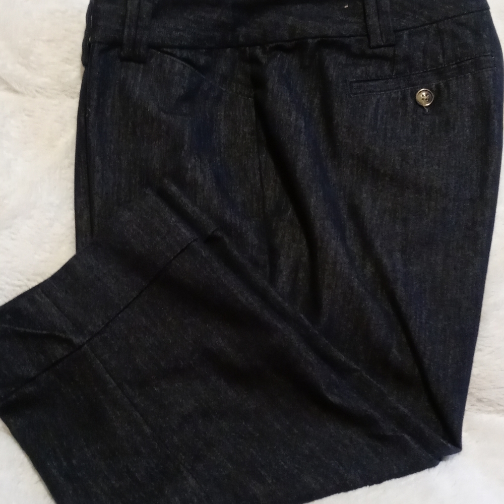 COPY - ✳️3/$20✳️ Curvy Ann Taylor Denim Capris